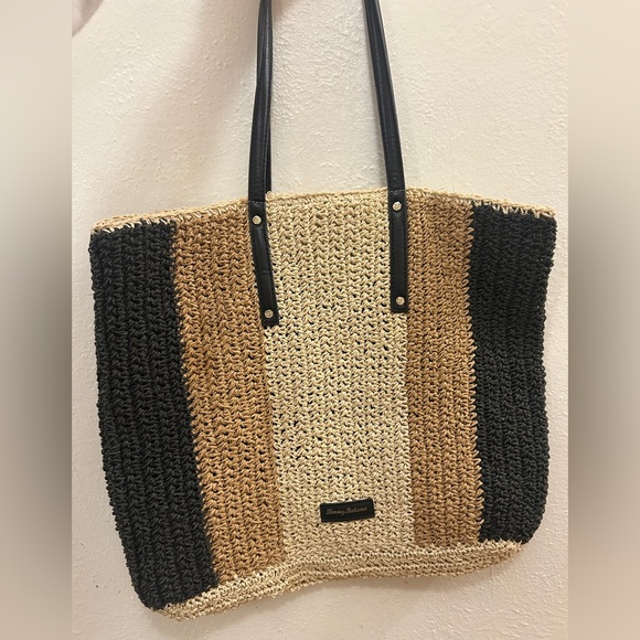 Tommy Bahama Woven Paper Shoulder Bag - Picture 2 of 3